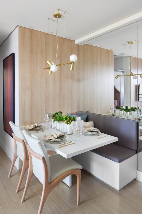 Mesa de jantar com banco: vantagens e desvantagens