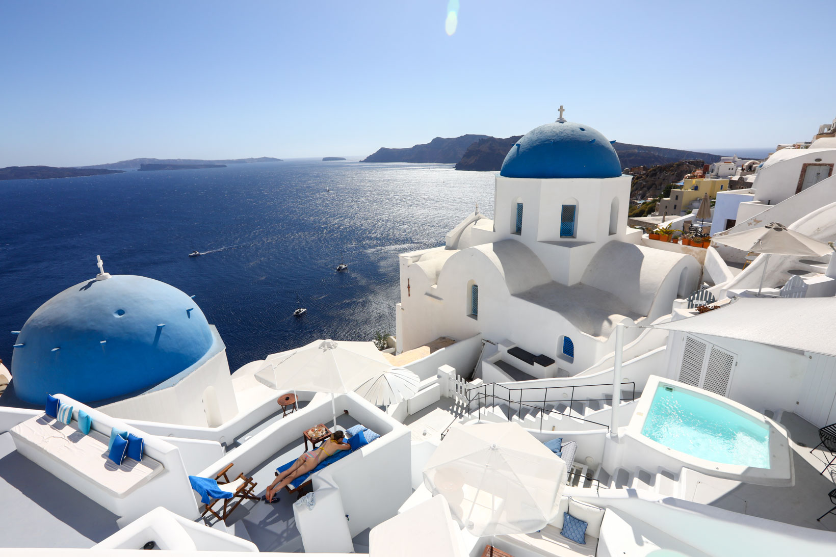 Como chegar em Santorini: Voos e Ferries para a ilha grega