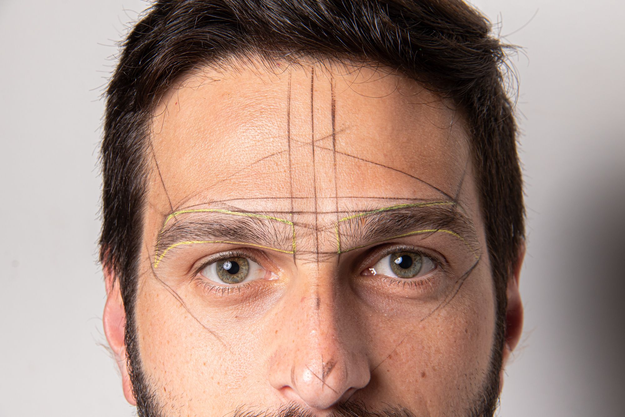 sobrancelha masculina como fazer