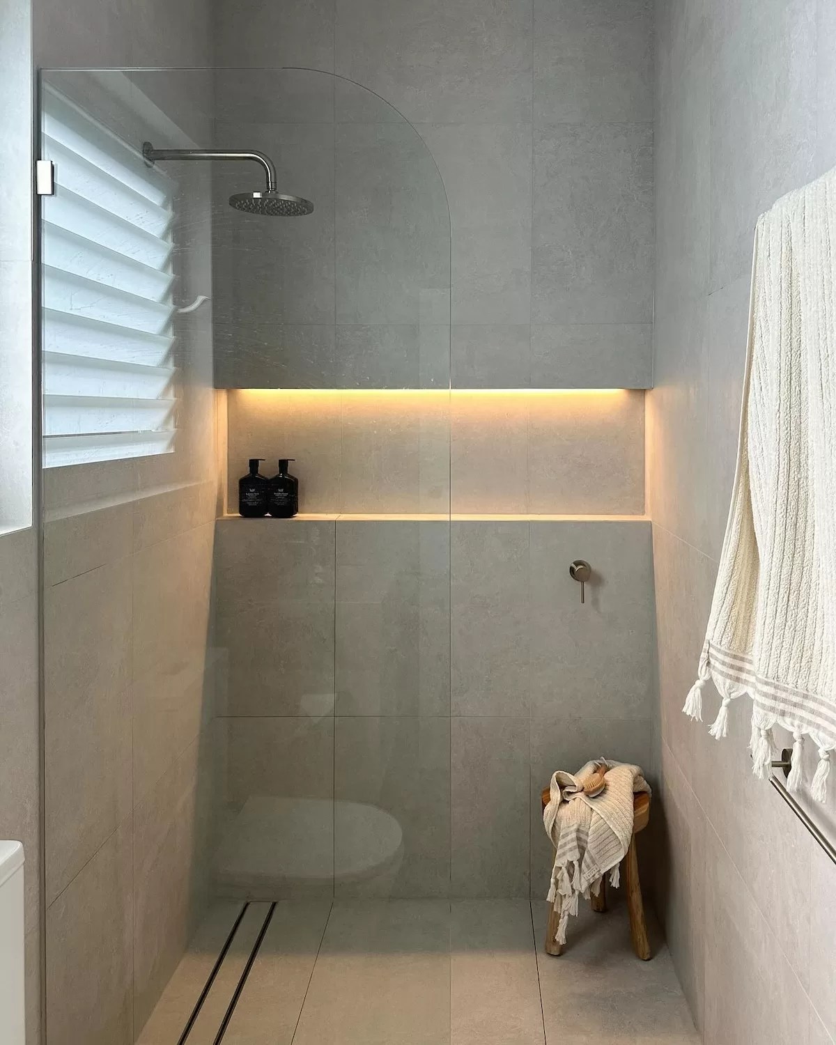 inspiração banheiro cimento queimado pequeno