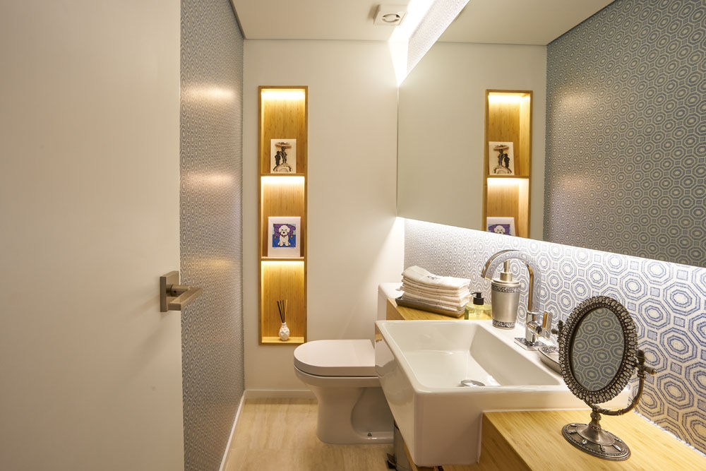 como usar dourado em banheiro pequeno