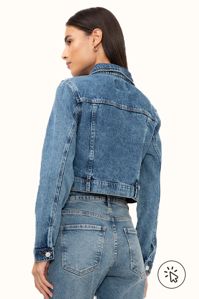 jaqueta jeans clara com calça jeans escura