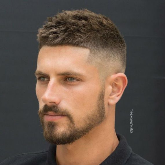 melhores cortes de cabelo masculino para quem usa óculos