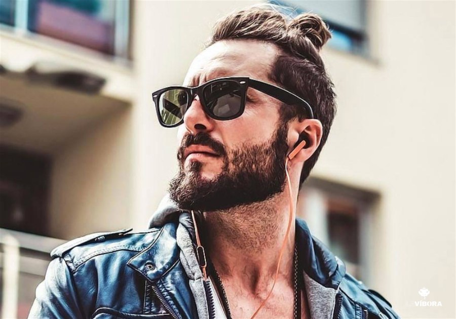 corte de cabelo masculino com óculos redondos
