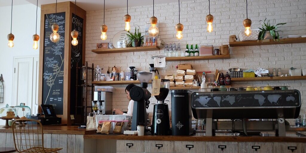 quanto custa decorar uma cafeteria pequena