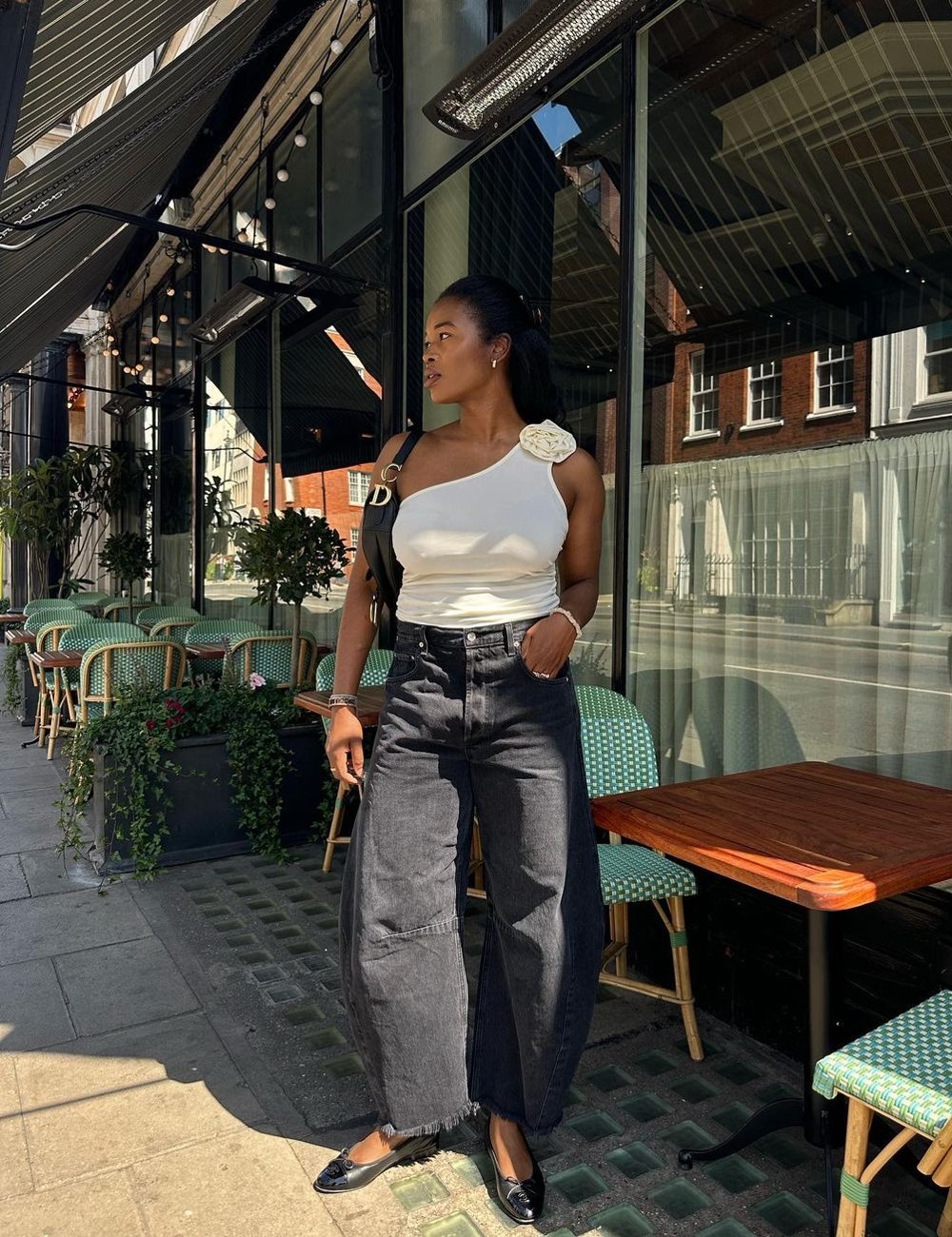 looks com calça pantalona jeans