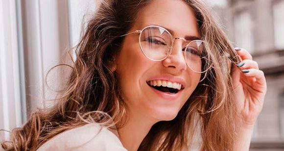 moda para quem usa óculos de grau