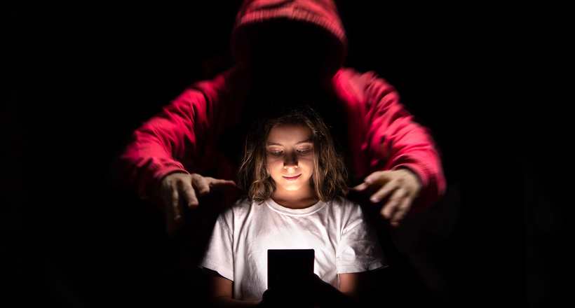 o que é adultização