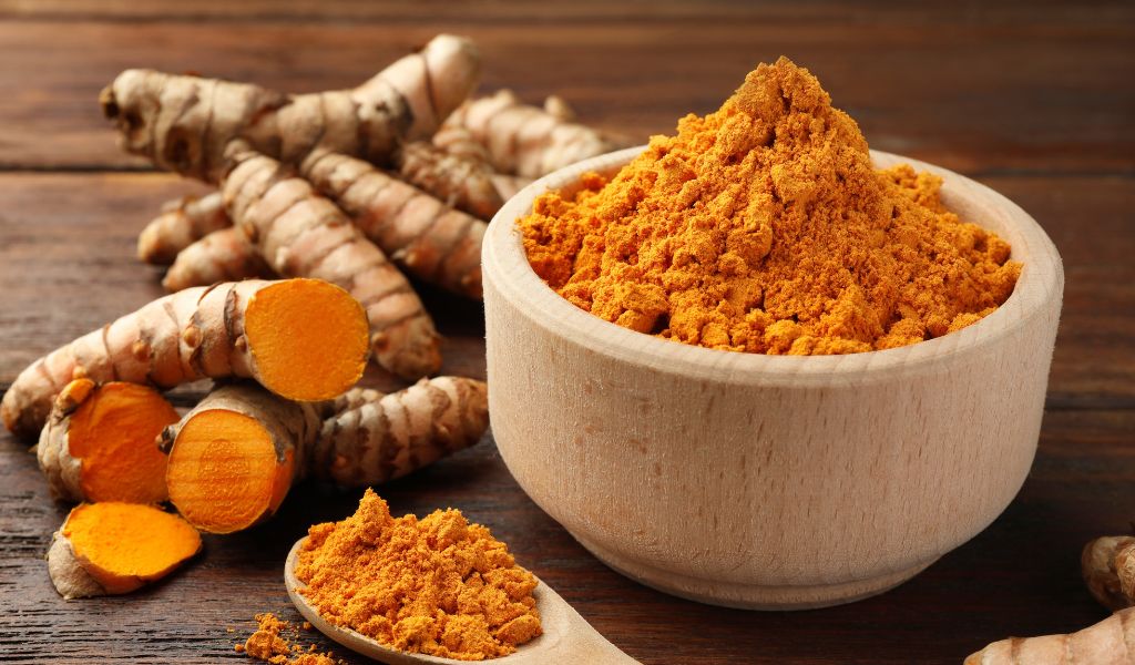 erros ao usar cúrcuma em pó