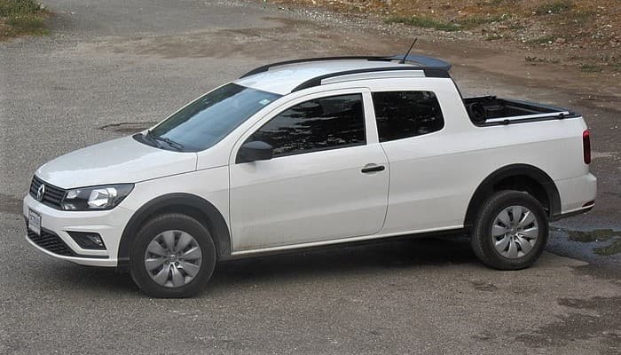 saveiro robust vs fiat strada