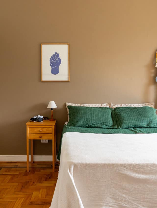 parede de destaque quarto pintada vs papel de parede