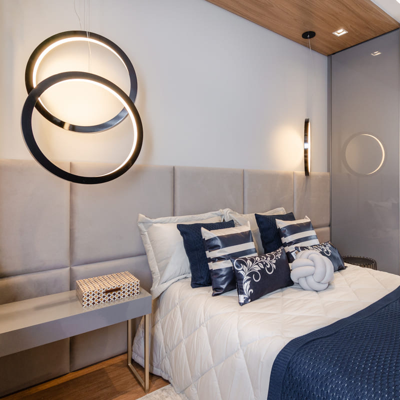 pendente moderno vs pendente industrial para quarto de casal