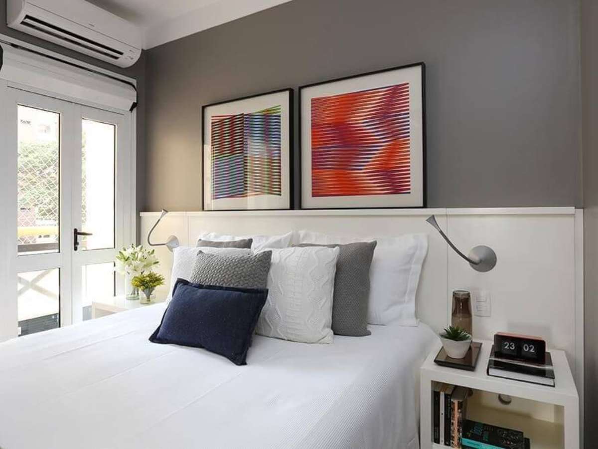 quarto monocromático branco vs cinza