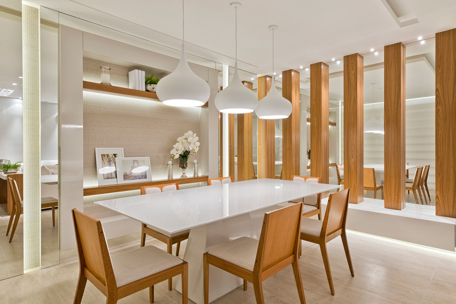 sala de jantar pequena e moderna