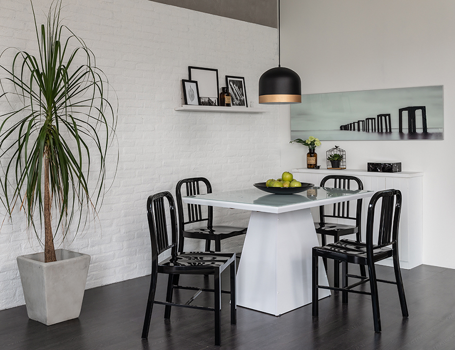 mesa redonda vs mesa quadrada para sala de jantar pequena